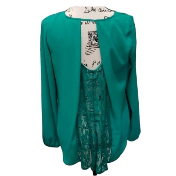 Kelly green blouse with lace back - Picture 1 of 5